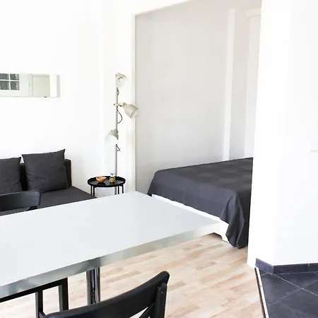 Apartment Joli Studio Avec Balcon, Centre Nice